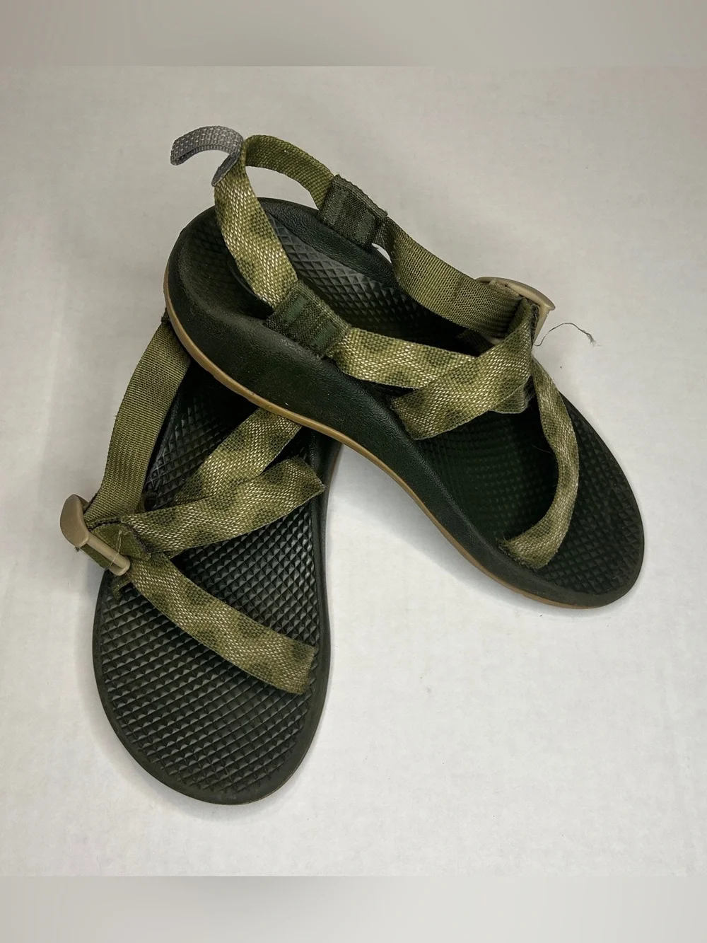 Chaco Youth Size 4 Olive Green & Tan Strappy Sandals